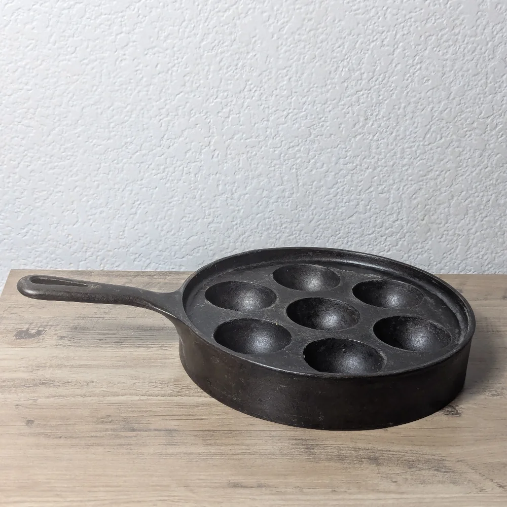 Vintage GRISWOLD Aebleskiver 962 Erie Pa
